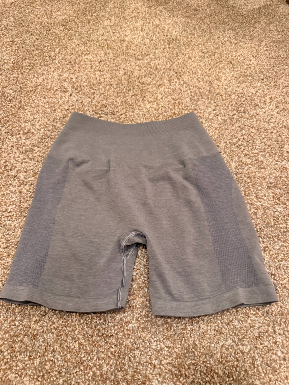 Alphalete Women's Gray Seamless Biker Shorts
